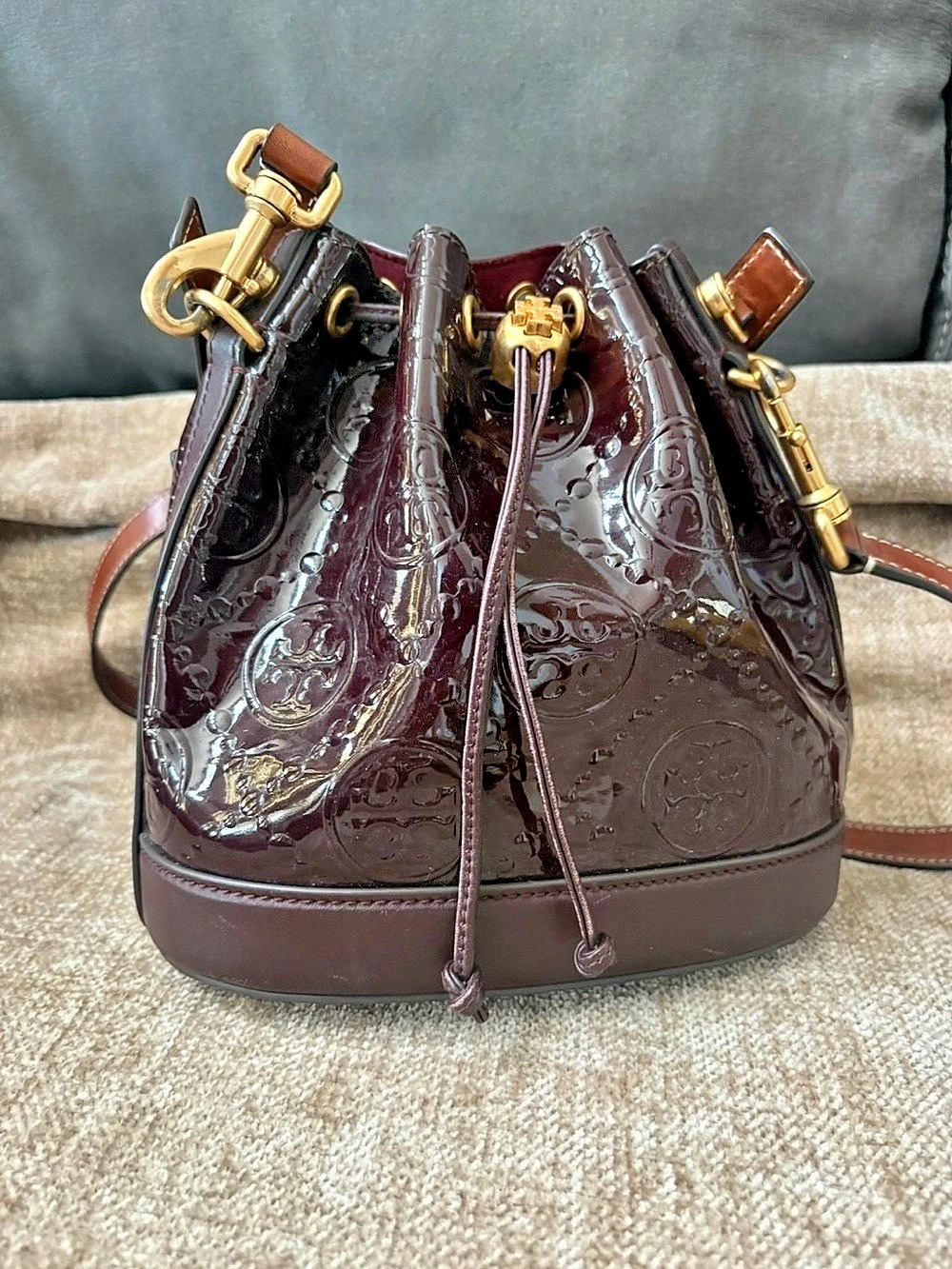 RARE Tory Burch T Monogram Embossed Patent Leather Bucket Bag Wine